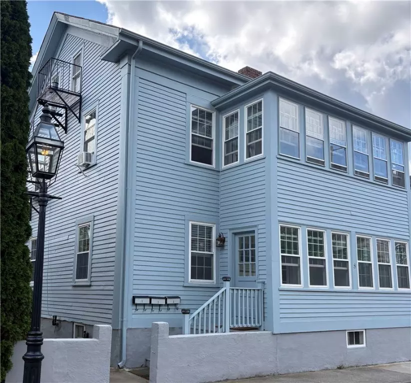 Newport, RI 02840,8 Bridge ST #3
