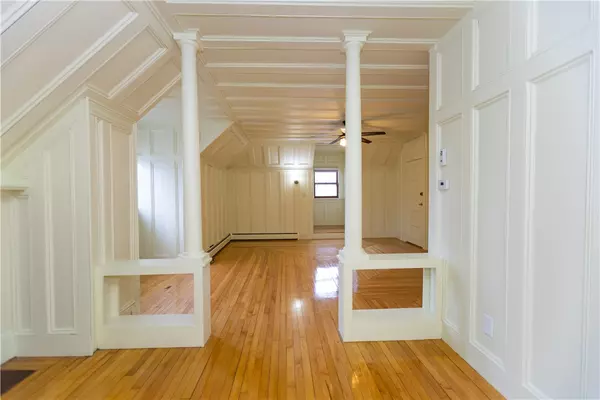 East Providence, RI 02916,258 Pawtucket AVE #2