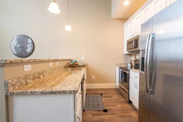 Pawtucket, RI 02861,413 CENTRAL AVE #10-306