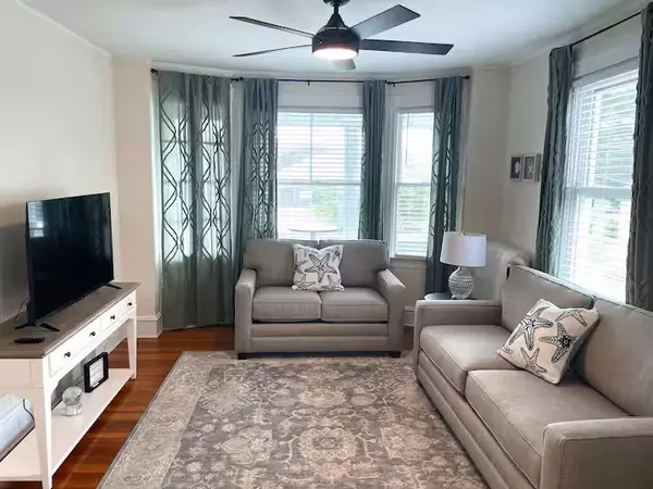 Newport, RI 02840,41 Merton RD #2