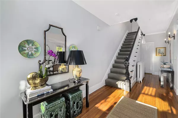 Newport, RI 02840,30 Bull ST