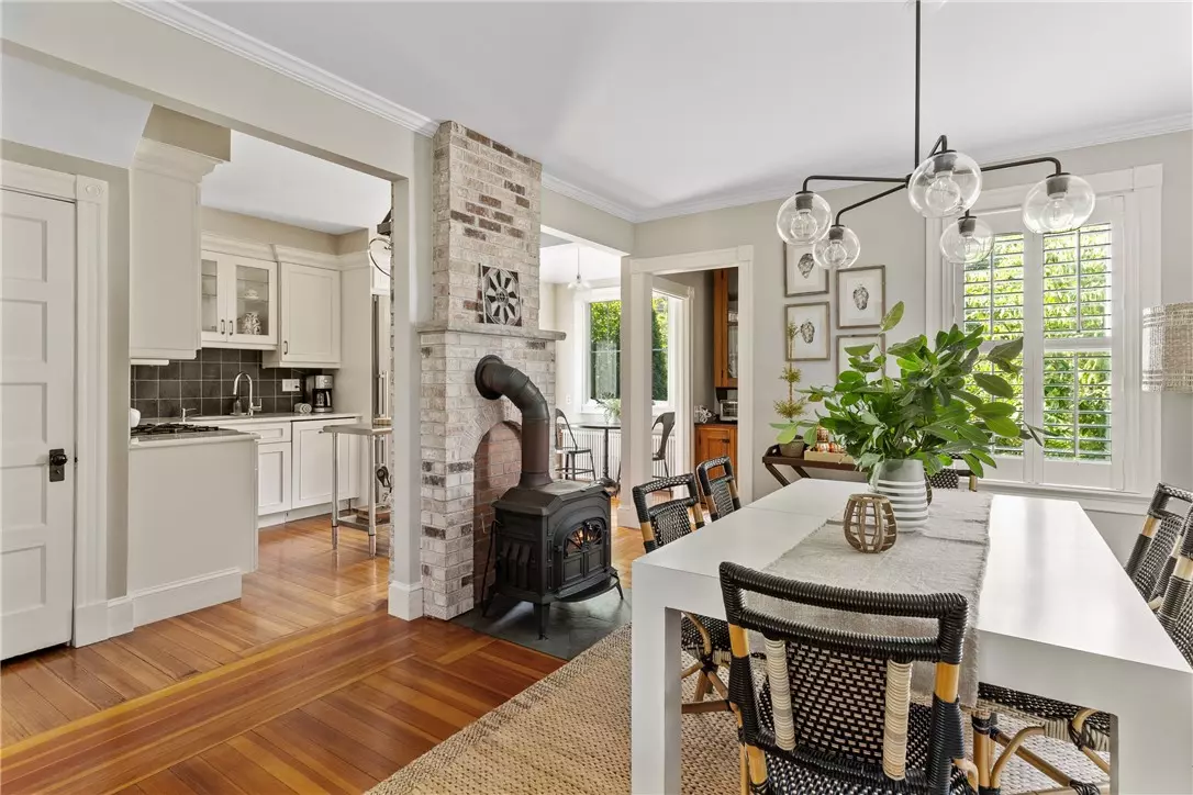 Newport, RI 02840,21 John ST