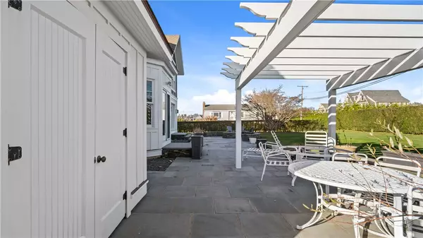 Newport, RI 02840,3 Doris TER