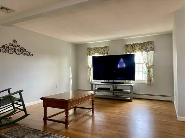 Coventry, RI 02816,58 Rawlinson DR