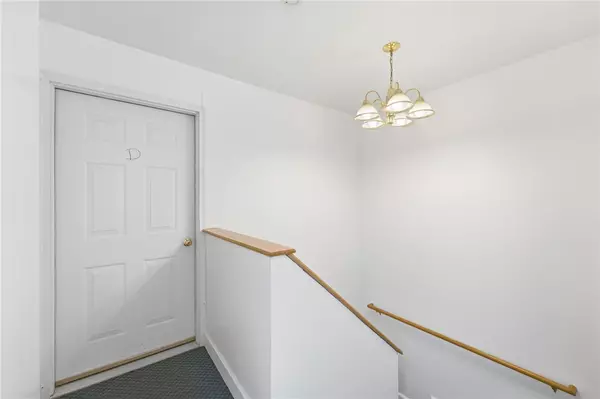 Killingly, CT 06241,4 Ware RD