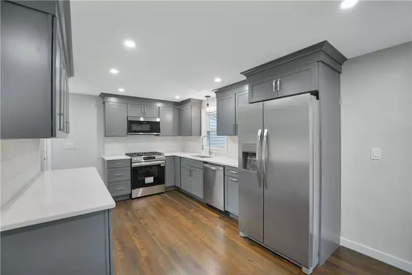 East Providence, RI 02915,6 Hilton AVE