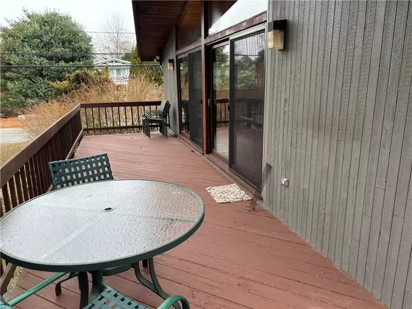 Charlestown, RI 02813,278 Charlestown Beach RD