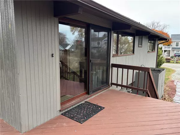 Charlestown, RI 02813,278 Charlestown Beach RD