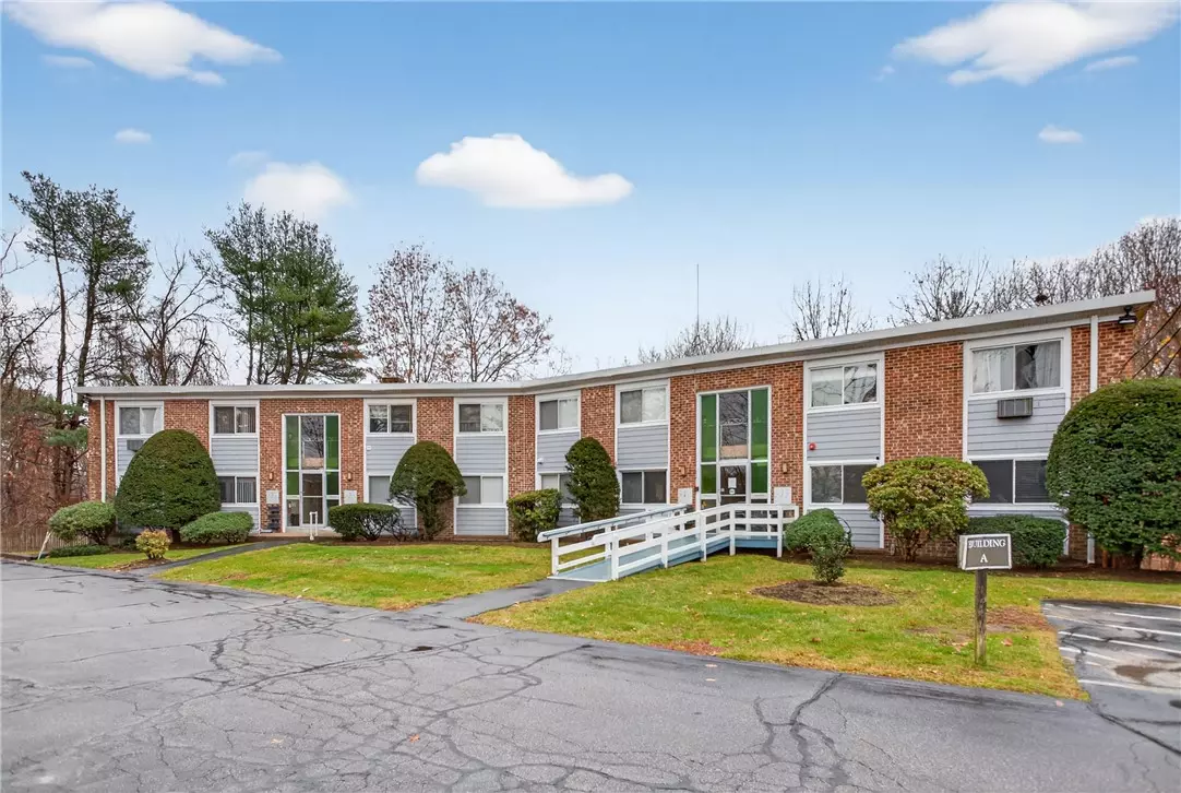 Smithfield, RI 02828,494 Putnam PIKE #A12