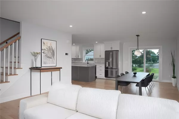 Warwick, RI 02889,33 Recess LN