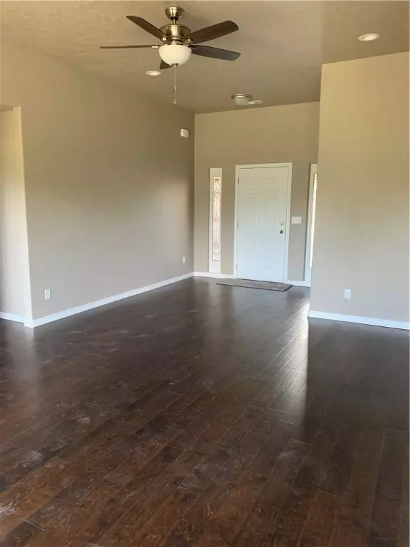 Gentry, AR 72734,913 Windsor Ct