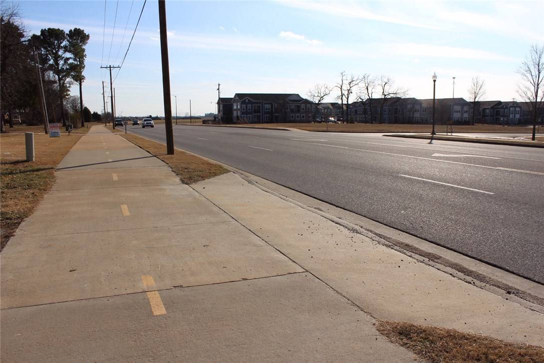 Rogers, AR 72758,307 S Promenade Blvd