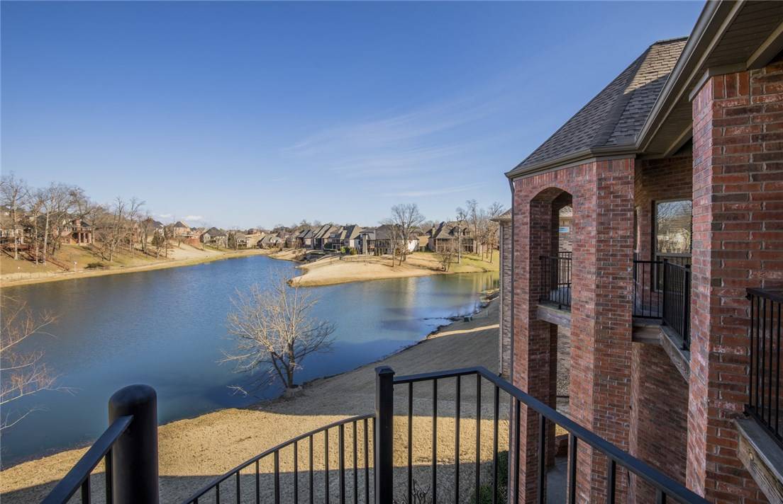 6913 W Altamonte Dr, Rogers, AR 72758