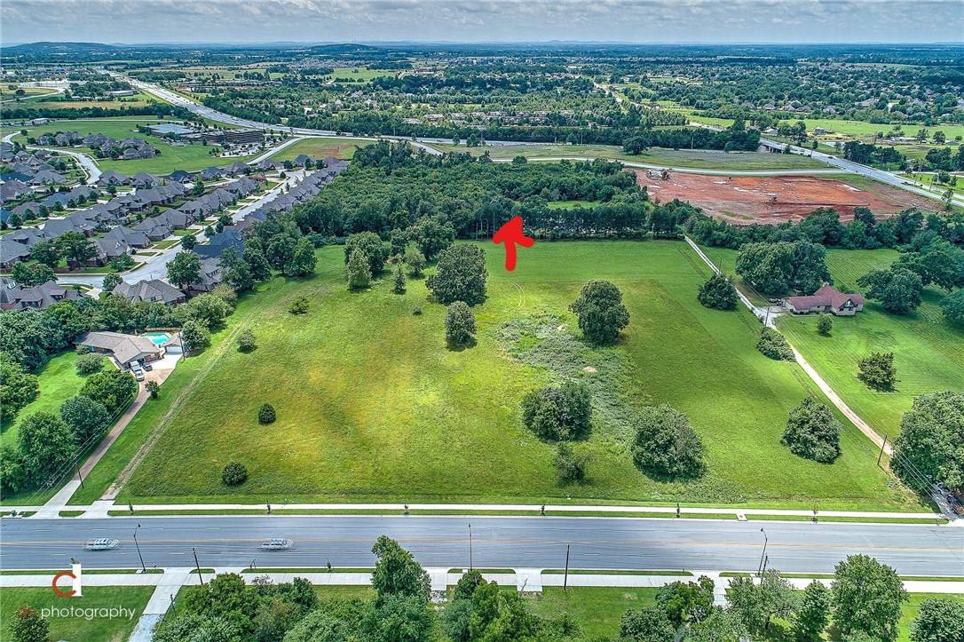 Rogers, AR 72758,000 W Perry Rd