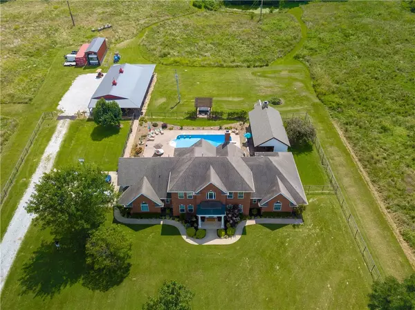 18380 Columbine Rd, Fayetteville, AR 72704