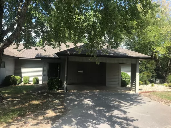 62 Fairway Dr, Bella Vista, AR 72714