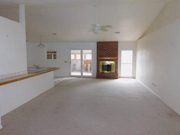 Rogers, AR 72756,3504 W Hemlock St