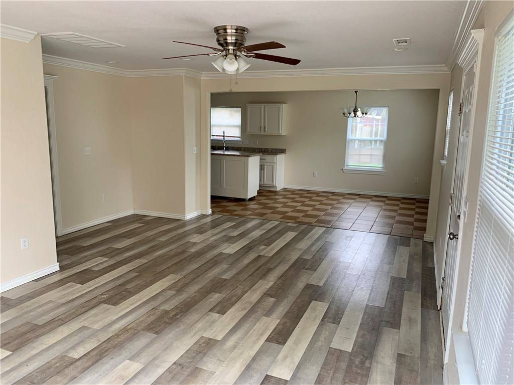 Fayetteville, AR 72704,960 N Meadowlands Dr