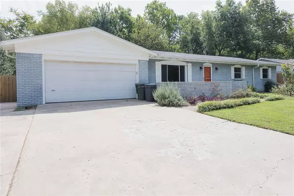 Fayetteville, AR 72703,1207 E Elm St