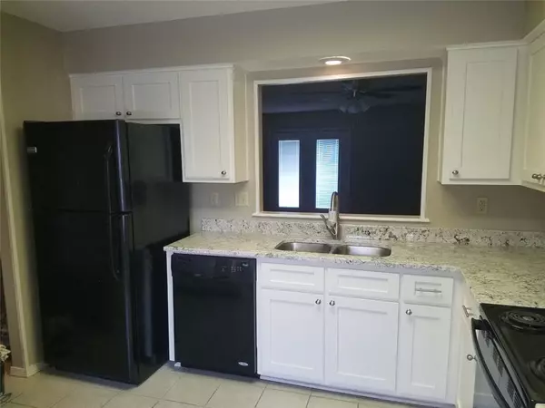 Bella Vista, AR 72714,8 Walter Cir