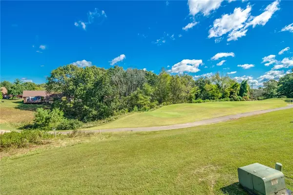 19 Eleanor Ln, Bella Vista, AR 72714