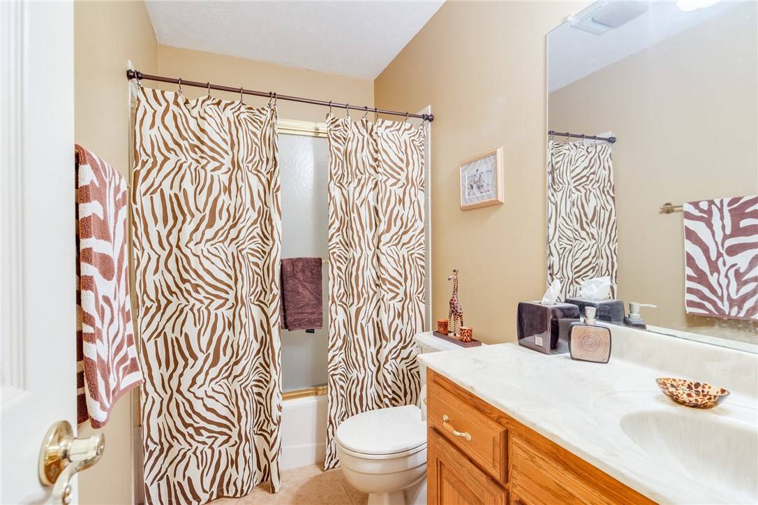 Siloam Springs, AR 72761,503 W Twin Springs