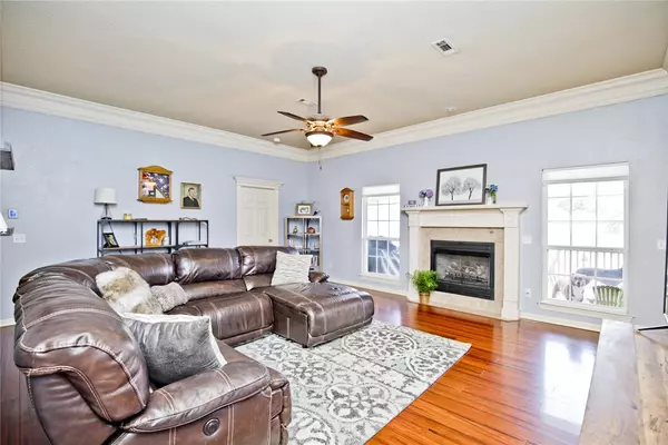 4958 W Chimon, Fayetteville, AR 72704