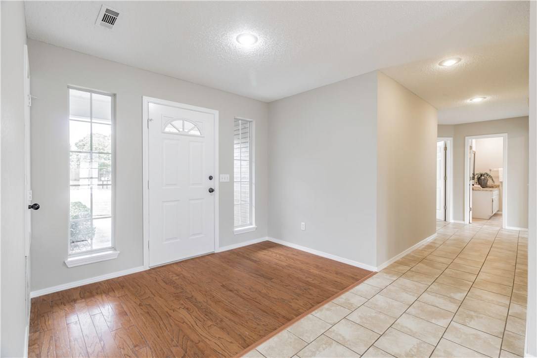 Fayetteville, AR 72704,3426 W Essex Dr