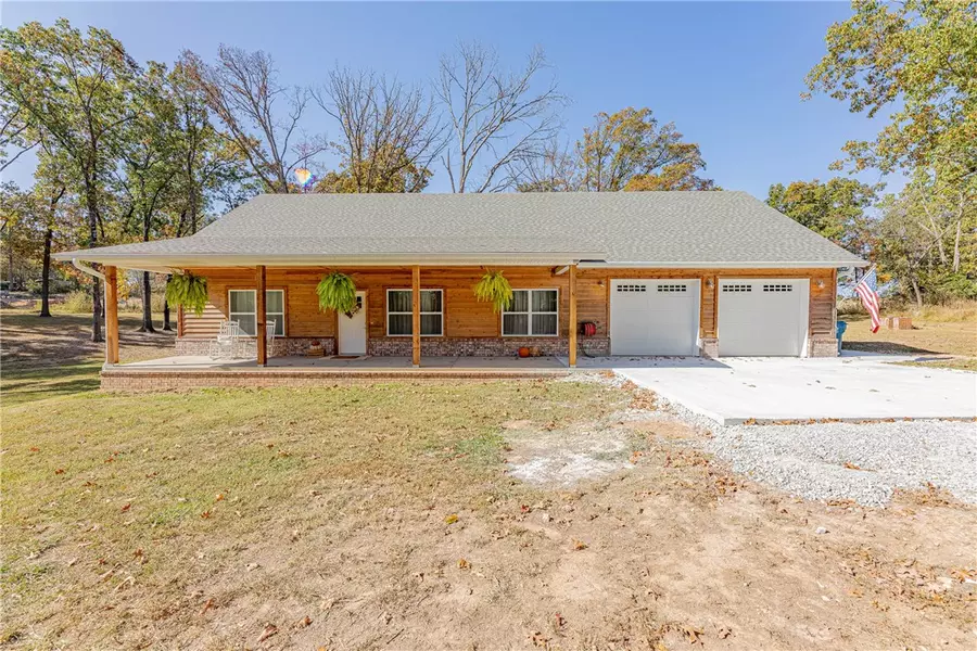 13283 Bluebird Rd, Gravette, AR 72736