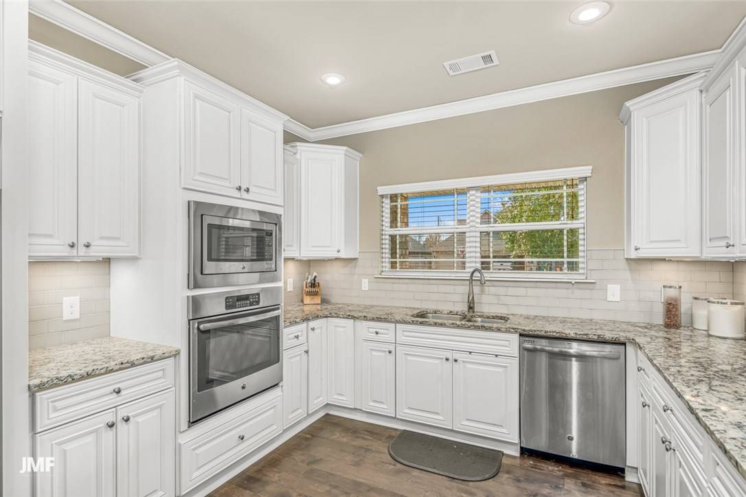 Cave Springs, AR 72718,701 Bellmara Cir