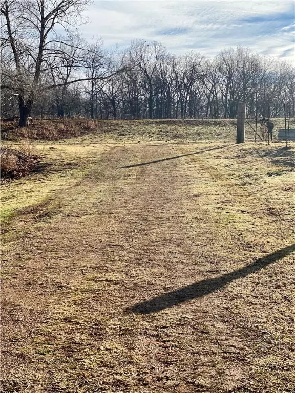 16256 Logan Rd, Siloam Springs, AR 72761