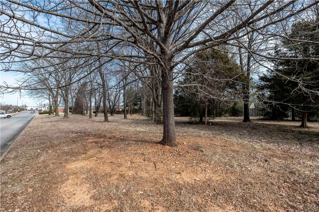 S 21st St, Rogers, AR 72758