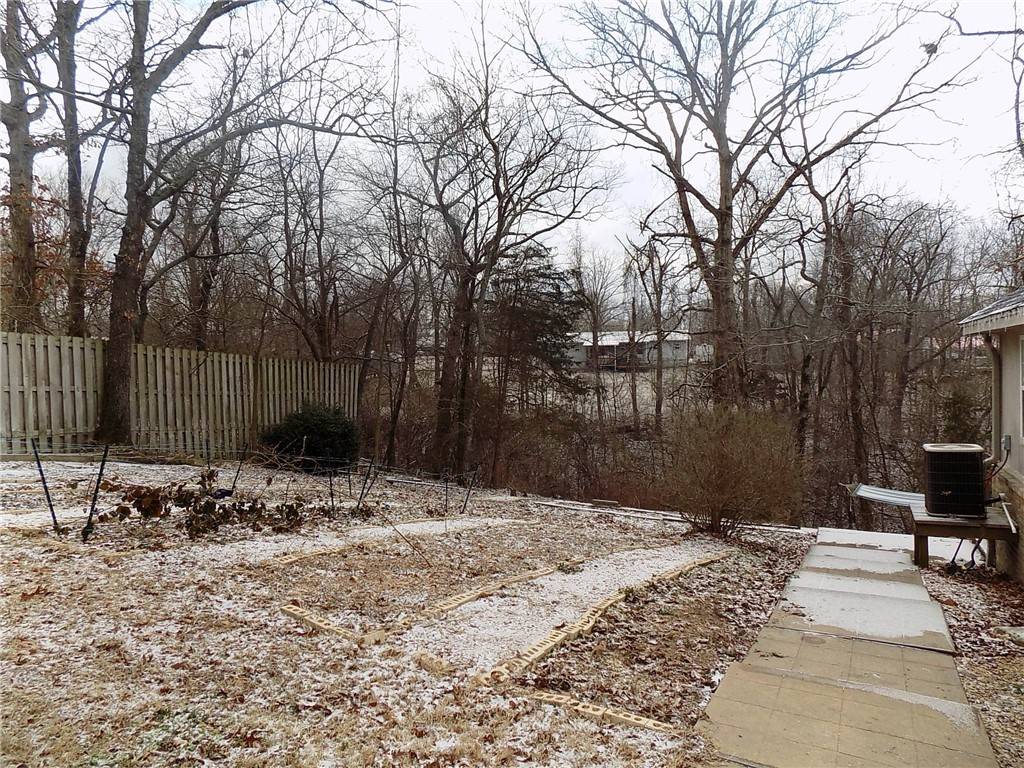 Siloam Springs, AR 72761,704 E Red Oak St