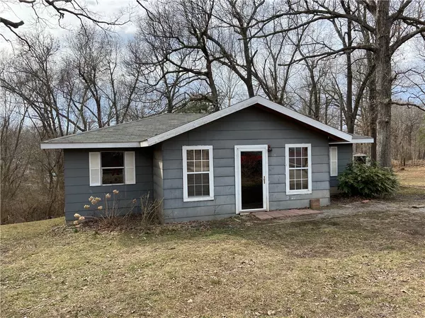 1651 Starnes Rd, Fayetteville, AR 72704