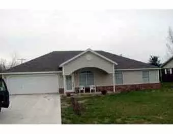 215 N Broyles St, Farmington, AR 72730