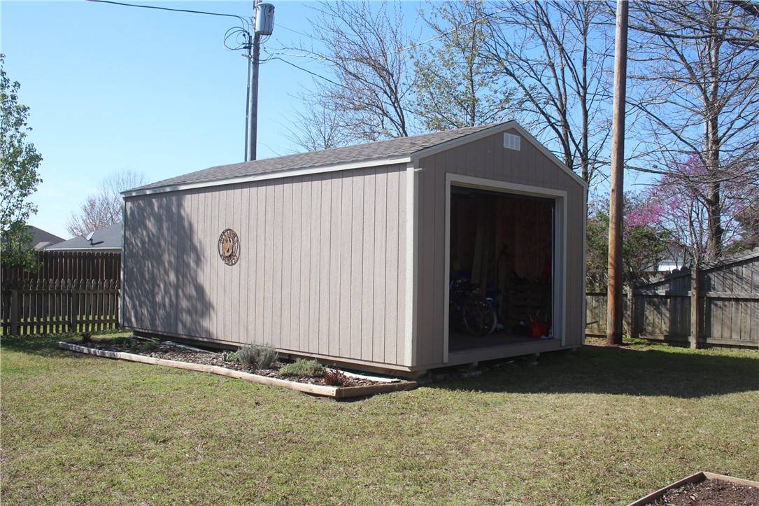 Gentry, AR 72734,675 Bloomfield St