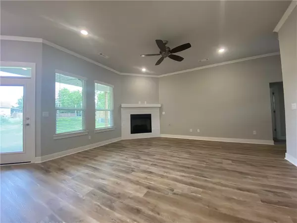 Siloam Springs, AR 72761,305 Grand Ct