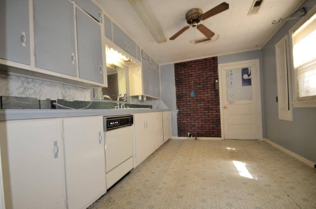 Bentonville, AR 72712,301 SE Henry St