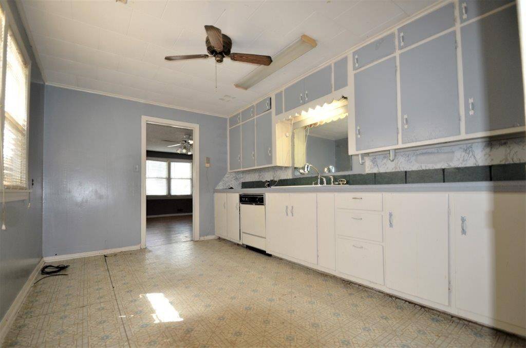 Bentonville, AR 72712,301 SE Henry St