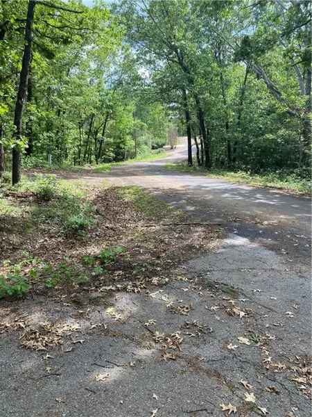 Selkirk Dr, Bella Vista, AR 72715