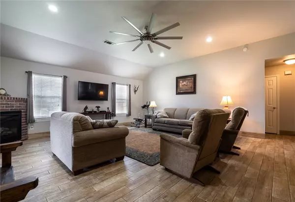 Siloam Springs, AR 72761,8004 Overland Rd