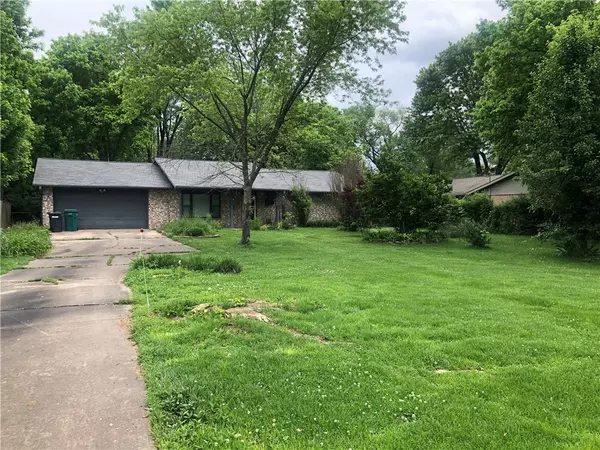 2904 1st St, Fayetteville, AR 72704
