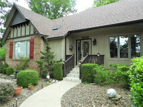 Bella Vista, AR 72715,4 Singleton Cir