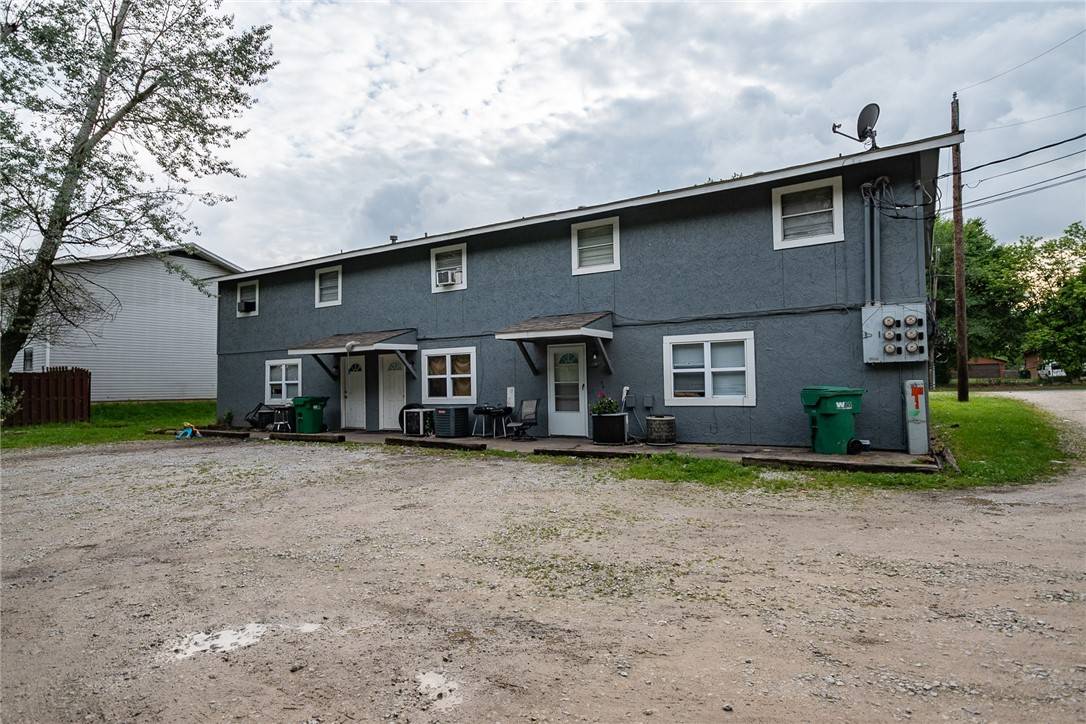 Springdale, AR 72764,813 N Pleasant St