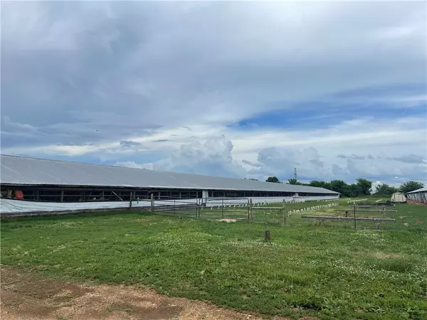 Gentry, AR 72734,10656 Bloomfield North Rd