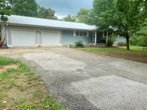 1000 Bluebird Ln, Southwest City, MO 64863