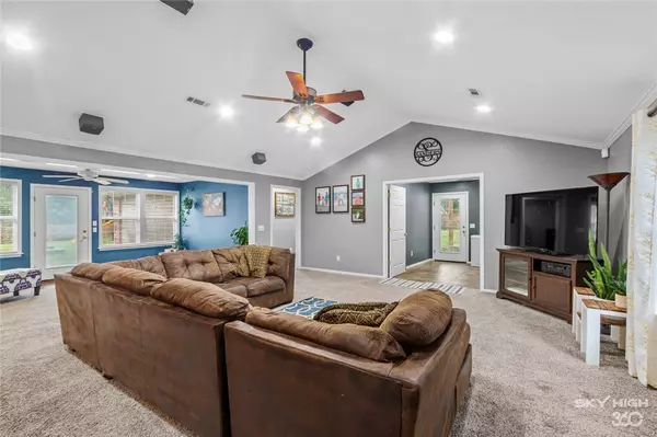 9 Dickenshire Dr, Bella Vista, AR 72714