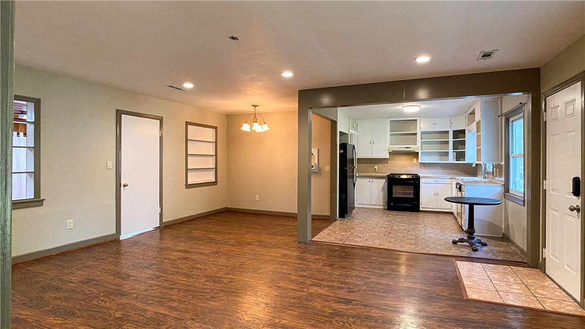Springdale, AR 72764,618 Maple Dr