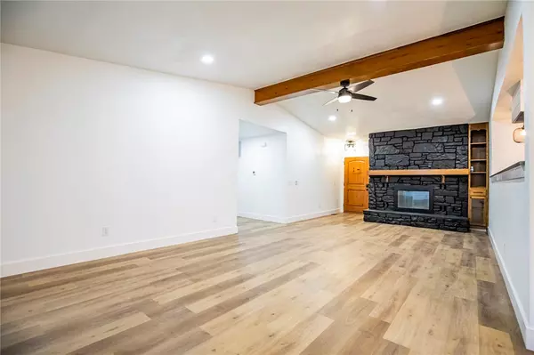 Bella Vista, AR 72715,1 Wimbledon Way