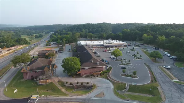 Bella Vista, AR 72714,408-426 Town Center East